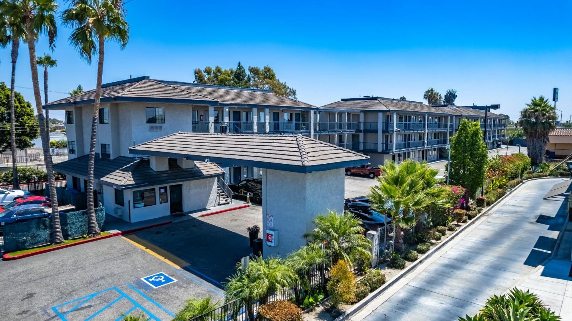 Morada Inn Westminster Exterior foto